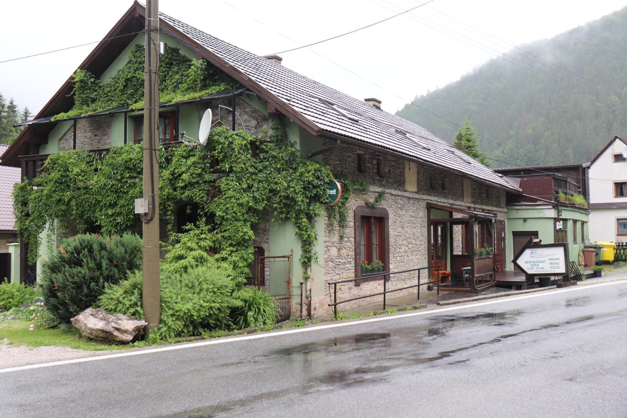 Hostinec Stara Krcma Stratená 외부 사진